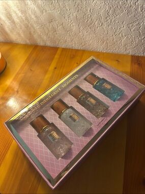 Indulgent Moments Mini Perfume Set - Pink with Gold Accents